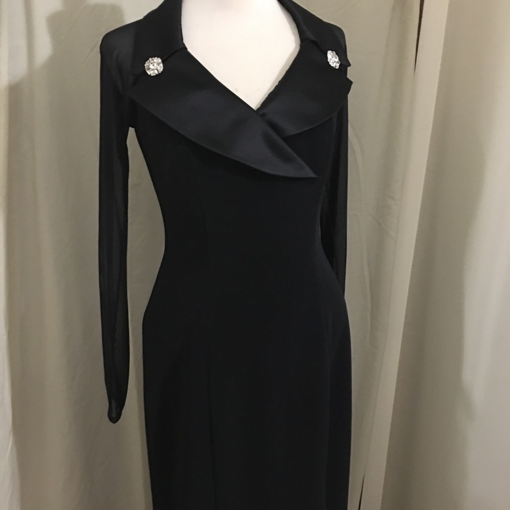 Gown - Picture 2 of 5